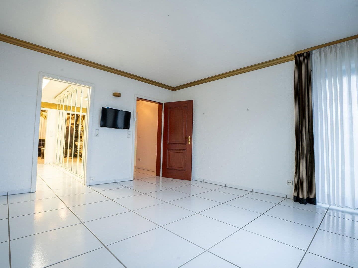 Predaj domu 332 m², pozemek 637 m², Untergruppenbach, Bádensko-Wurttembersko Predaj domu 332 m², pozemek 637 m², Untergruppenbach, Bádensko-Wurttembersko