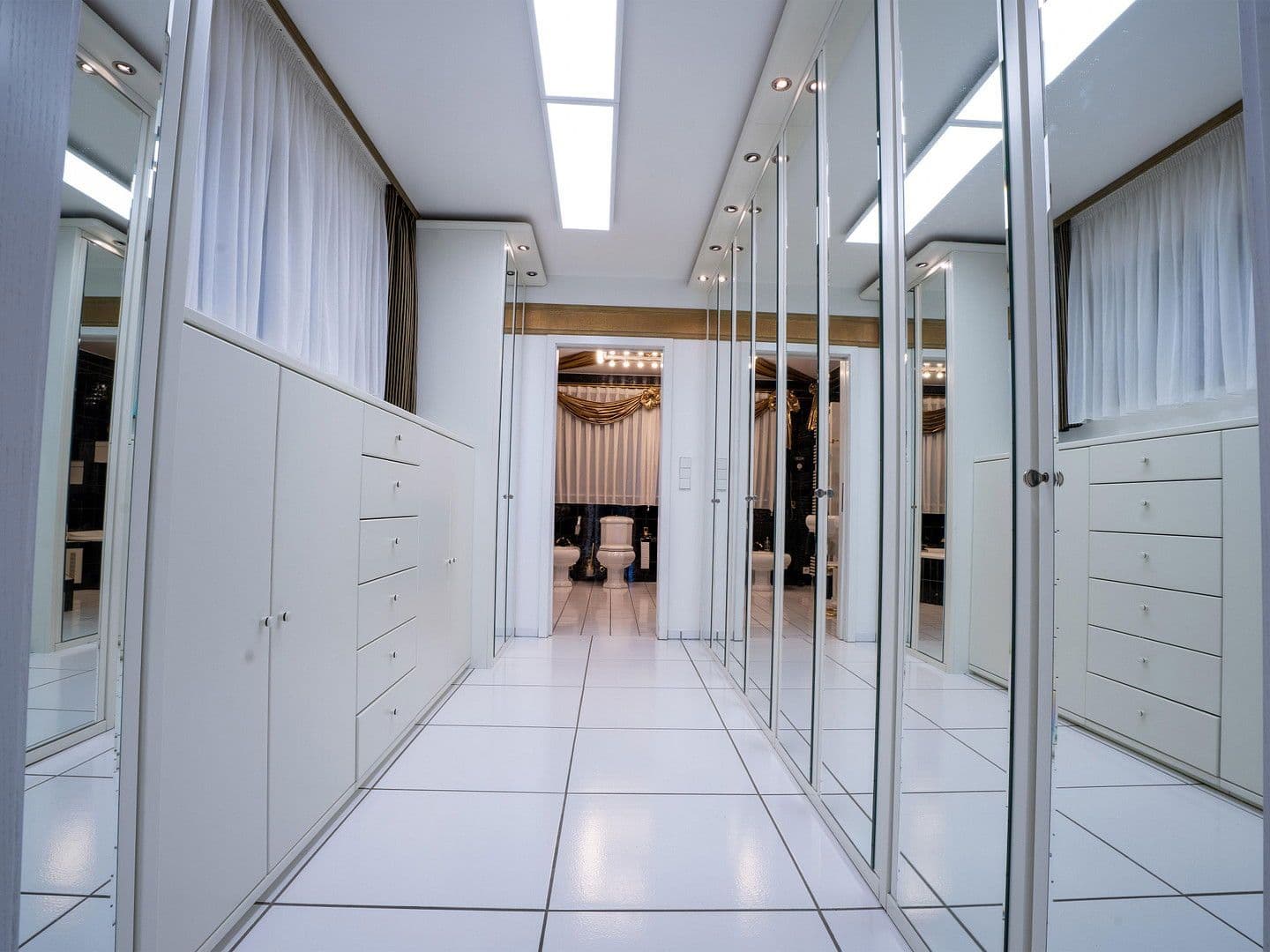 Predaj domu 332 m², pozemek 637 m², Untergruppenbach, Bádensko-Wurttembersko Predaj domu 332 m², pozemek 637 m², Untergruppenbach, Bádensko-Wurttembersko