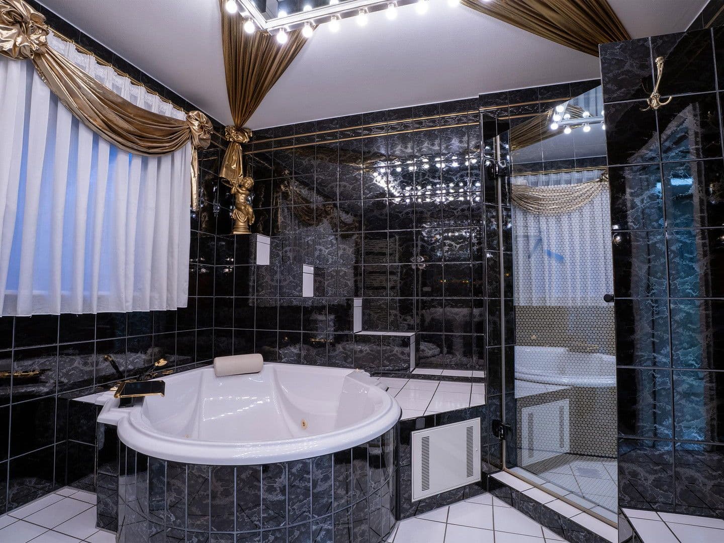 Predaj domu 332 m², pozemek 637 m², Untergruppenbach, Bádensko-Wurttembersko Predaj domu 332 m², pozemek 637 m², Untergruppenbach, Bádensko-Wurttembersko