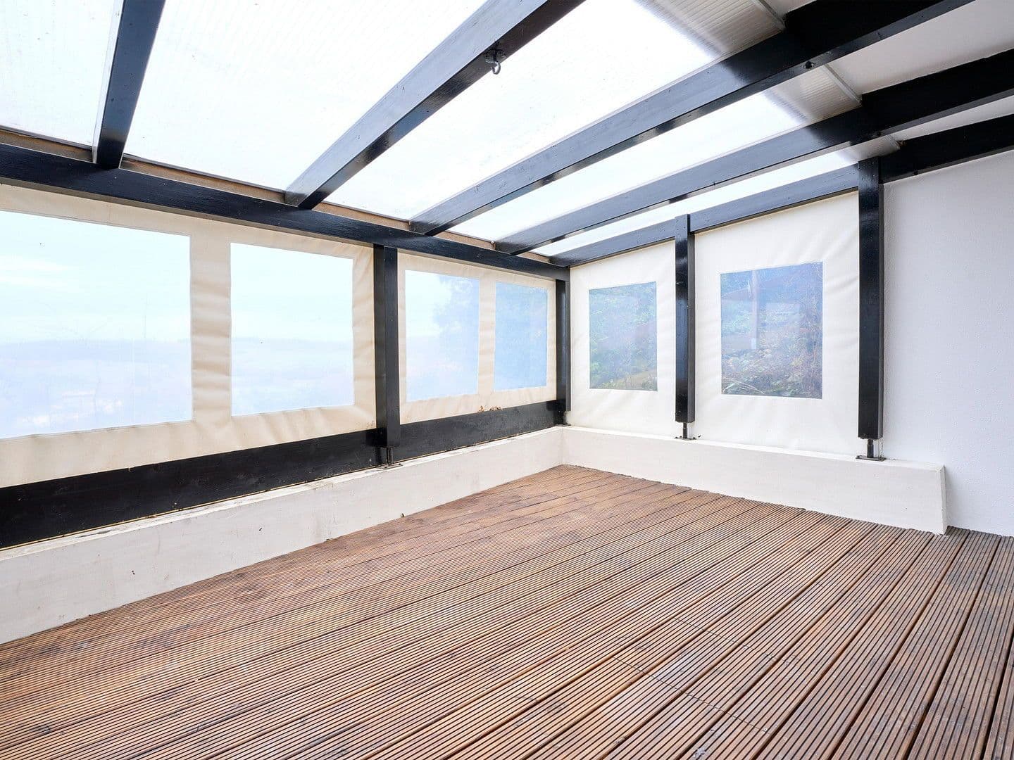 Predaj domu 332 m², pozemek 637 m², Untergruppenbach, Bádensko-Wurttembersko Predaj domu 332 m², pozemek 637 m², Untergruppenbach, Bádensko-Wurttembersko