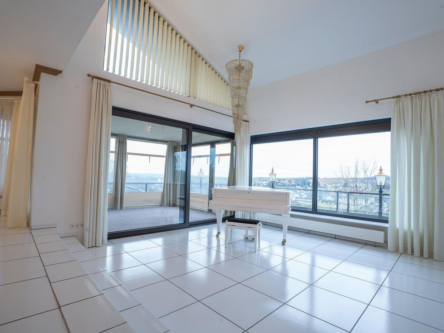 Predaj domu 332 m², pozemek 637 m², Untergruppenbach, Bádensko-Wurttembersko Predaj domu 332 m², pozemek 637 m², Untergruppenbach, Bádensko-Wurttembersko