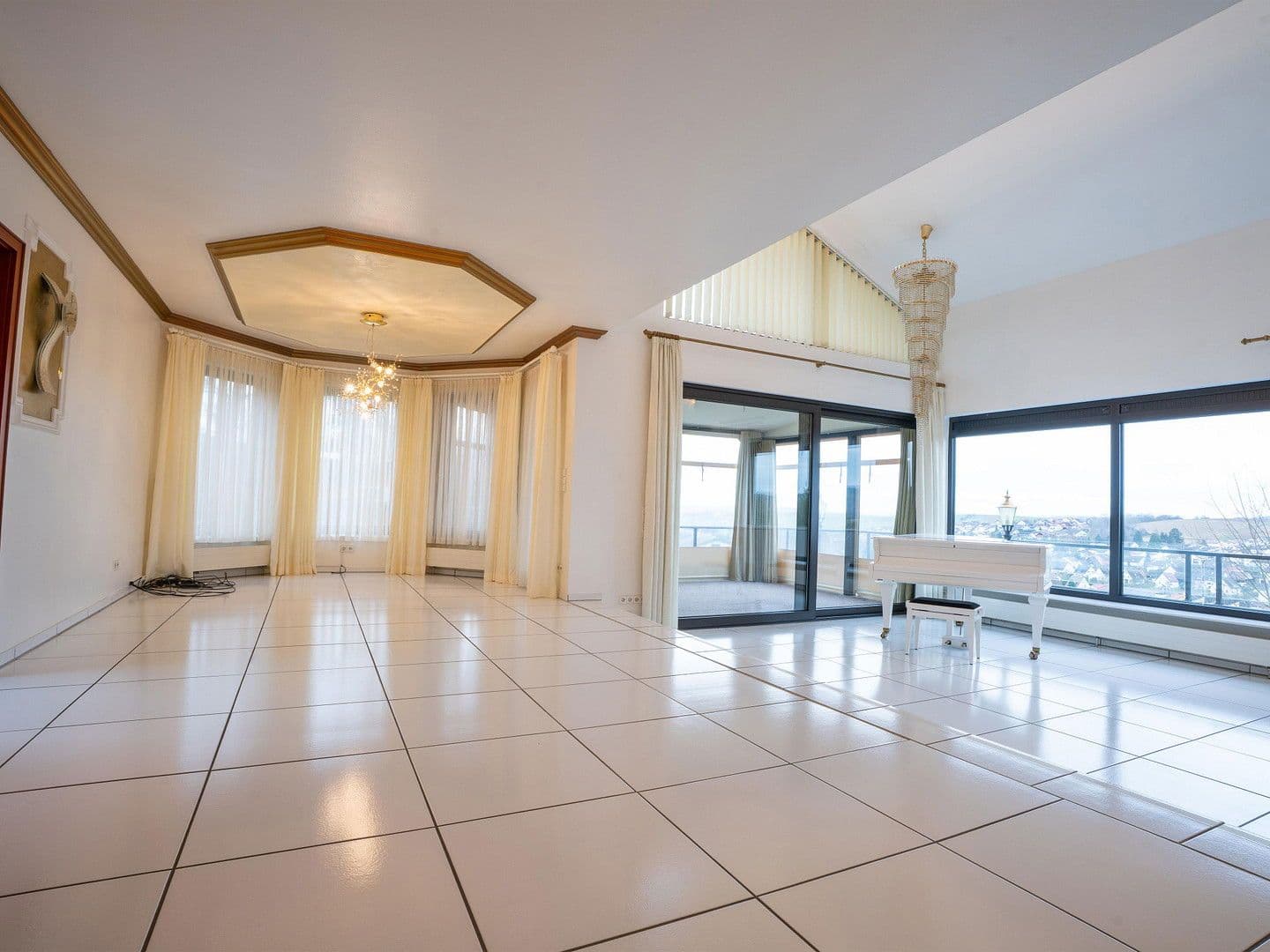 Predaj domu 332 m², pozemek 637 m², Untergruppenbach, Bádensko-Wurttembersko Predaj domu 332 m², pozemek 637 m², Untergruppenbach, Bádensko-Wurttembersko