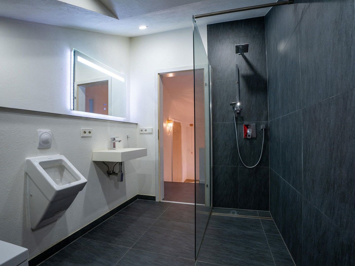 Predaj domu 332 m², pozemek 637 m², Untergruppenbach, Bádensko-Wurttembersko Predaj domu 332 m², pozemek 637 m², Untergruppenbach, Bádensko-Wurttembersko