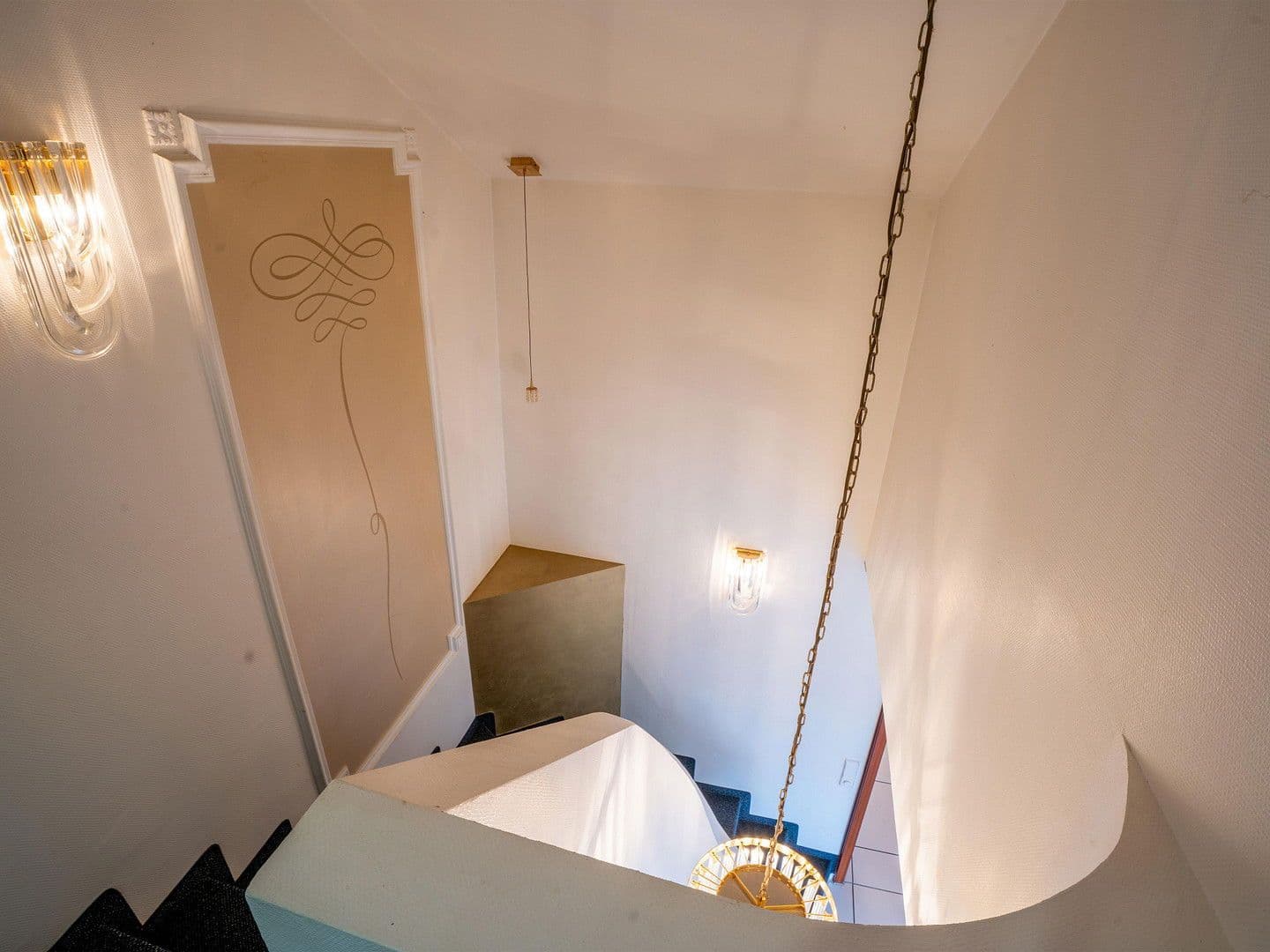 Predaj domu 332 m², pozemek 637 m², Untergruppenbach, Bádensko-Wurttembersko Predaj domu 332 m², pozemek 637 m², Untergruppenbach, Bádensko-Wurttembersko