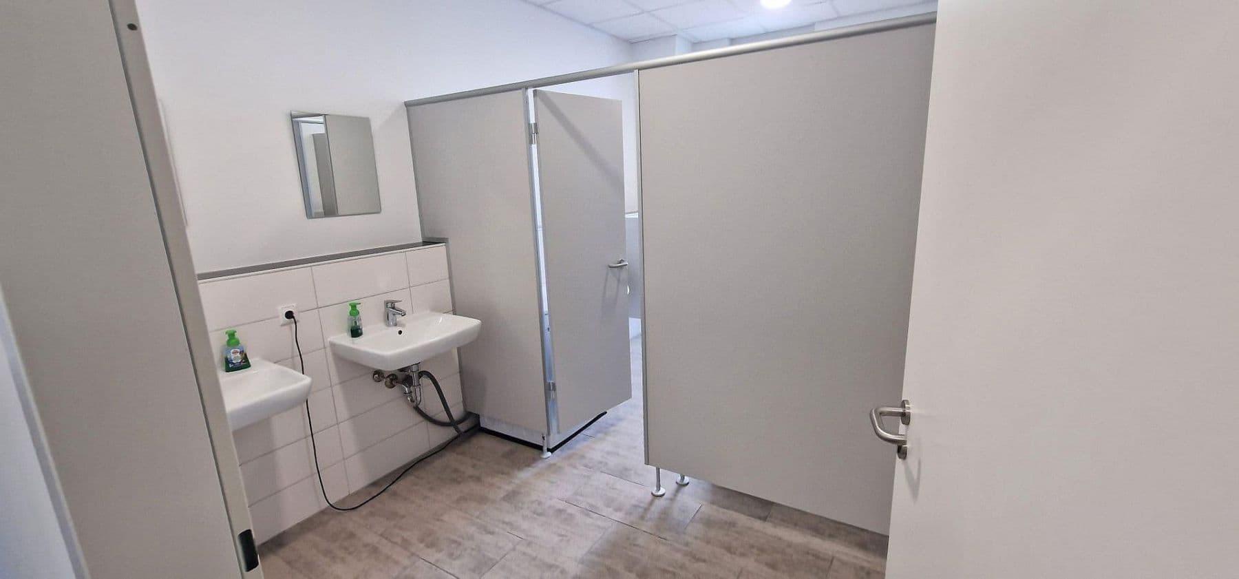 Prenájom kancelárie 350 m², Dr.-Hans-Lebach-Str. 2, Erkner, Brandenbursko Prenájom kancelárie 350 m², Dr.-Hans-Lebach-Str. 2, Erkner, Brandenbursko