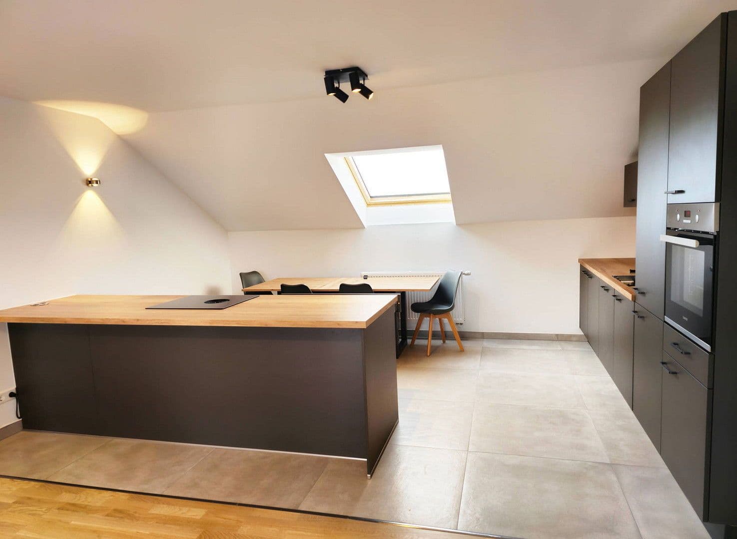 Predaj bytu 4-izbový 98 m², Dachauer Straße 72b, Olching, Bavorsko Predaj bytu 4-izbový 98 m², Dachauer Straße 72b, Olching, Bavorsko