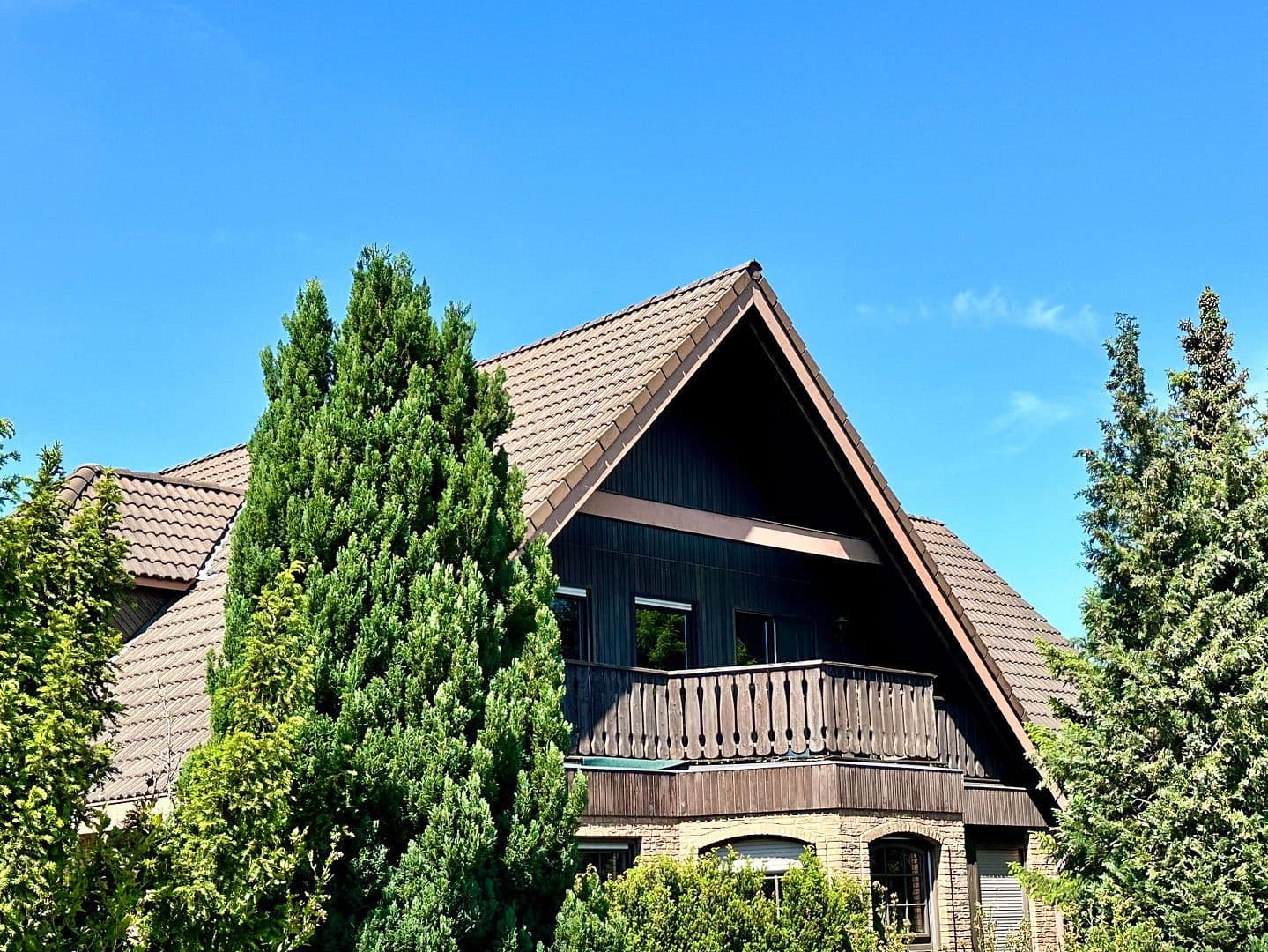 Predaj domu 258 m², pozemek 1.400 m², Falkensee, Brandenbursko Predaj domu 258 m², pozemek 1.400 m², Falkensee, Brandenbursko