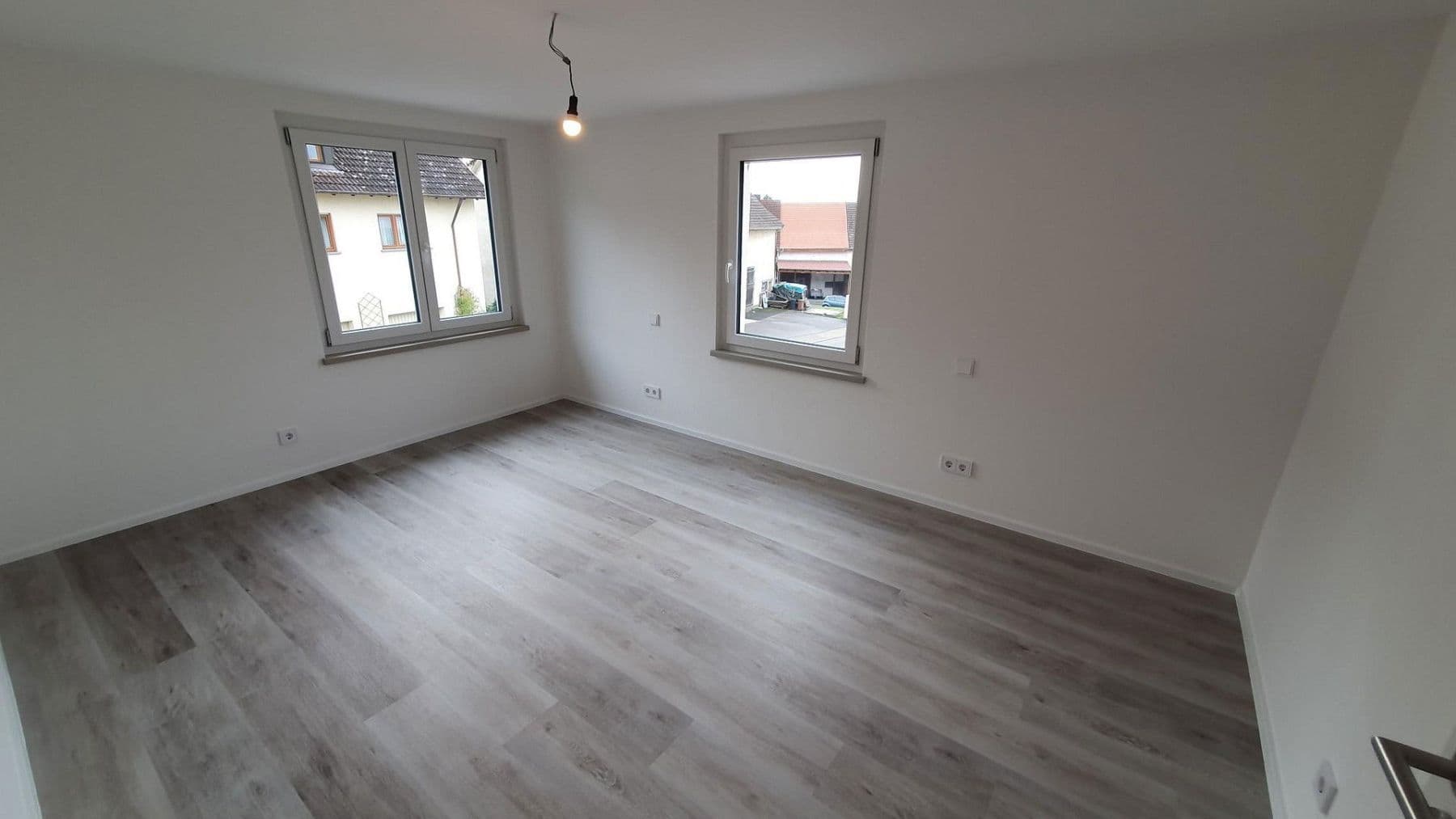 Prenájom bytu 2-izbový 87 m², Rheinstraße 14, Gailingen am Hochrhein, Bádensko-Wurttembersko Prenájom bytu 2-izbový 87 m², Rheinstraße 14, Gailingen am Hochrhein, Bádensko-Wurttembersko
