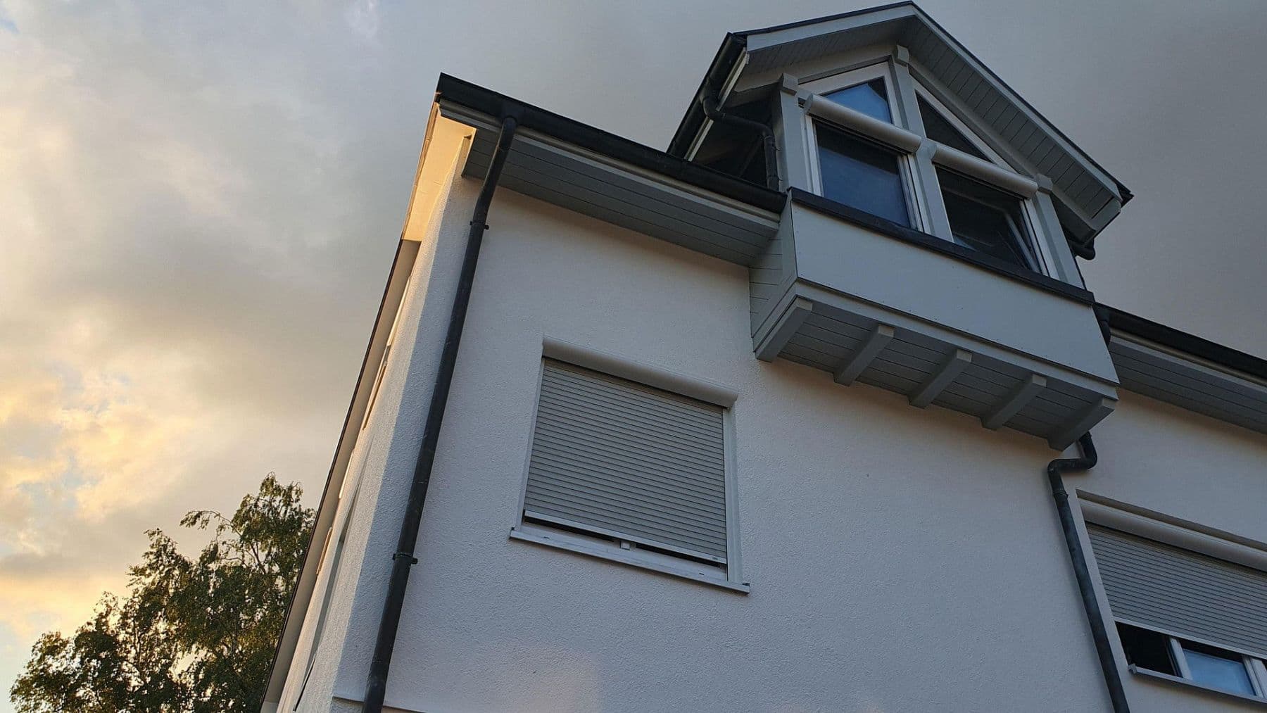 Prenájom bytu 2-izbový 87 m², Rheinstraße 14, Gailingen am Hochrhein, Bádensko-Wurttembersko Prenájom bytu 2-izbový 87 m², Rheinstraße 14, Gailingen am Hochrhein, Bádensko-Wurttembersko