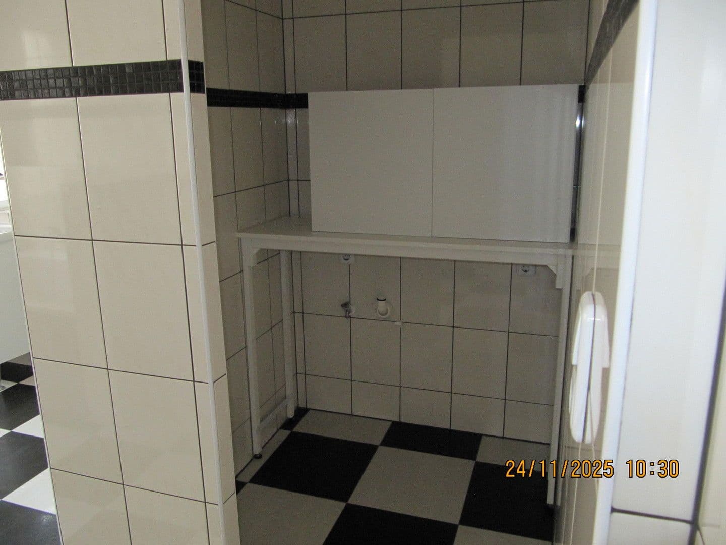 Prenájom bytu 3-izbový 110 m², Apolda, Durínsko Prenájom bytu 3-izbový 110 m², Apolda, Durínsko