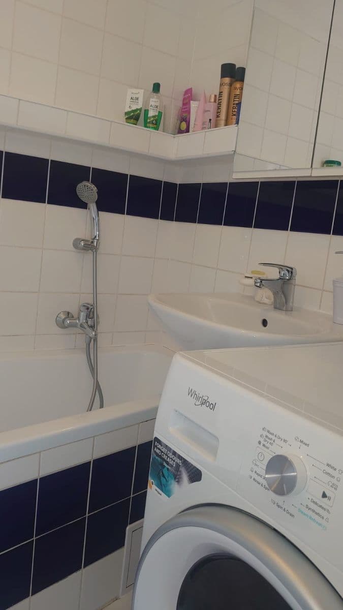 Prenájom bytu 2-izbový 57 m², Fibichova, Karlovy Vary, Karlovarský kraj Prenájom bytu 2-izbový 57 m², Fibichova, Karlovy Vary, Karlovarský kraj