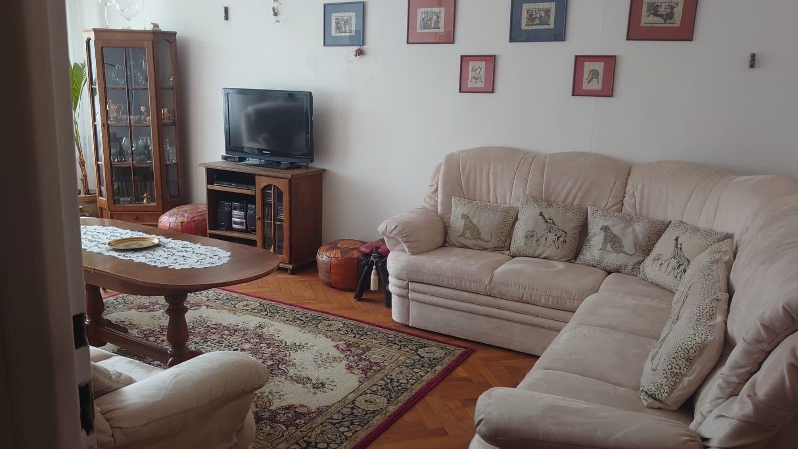 Prenájom bytu 2-izbový 57 m², Fibichova, Karlovy Vary, Karlovarský kraj Prenájom bytu 2-izbový 57 m², Fibichova, Karlovy Vary, Karlovarský kraj