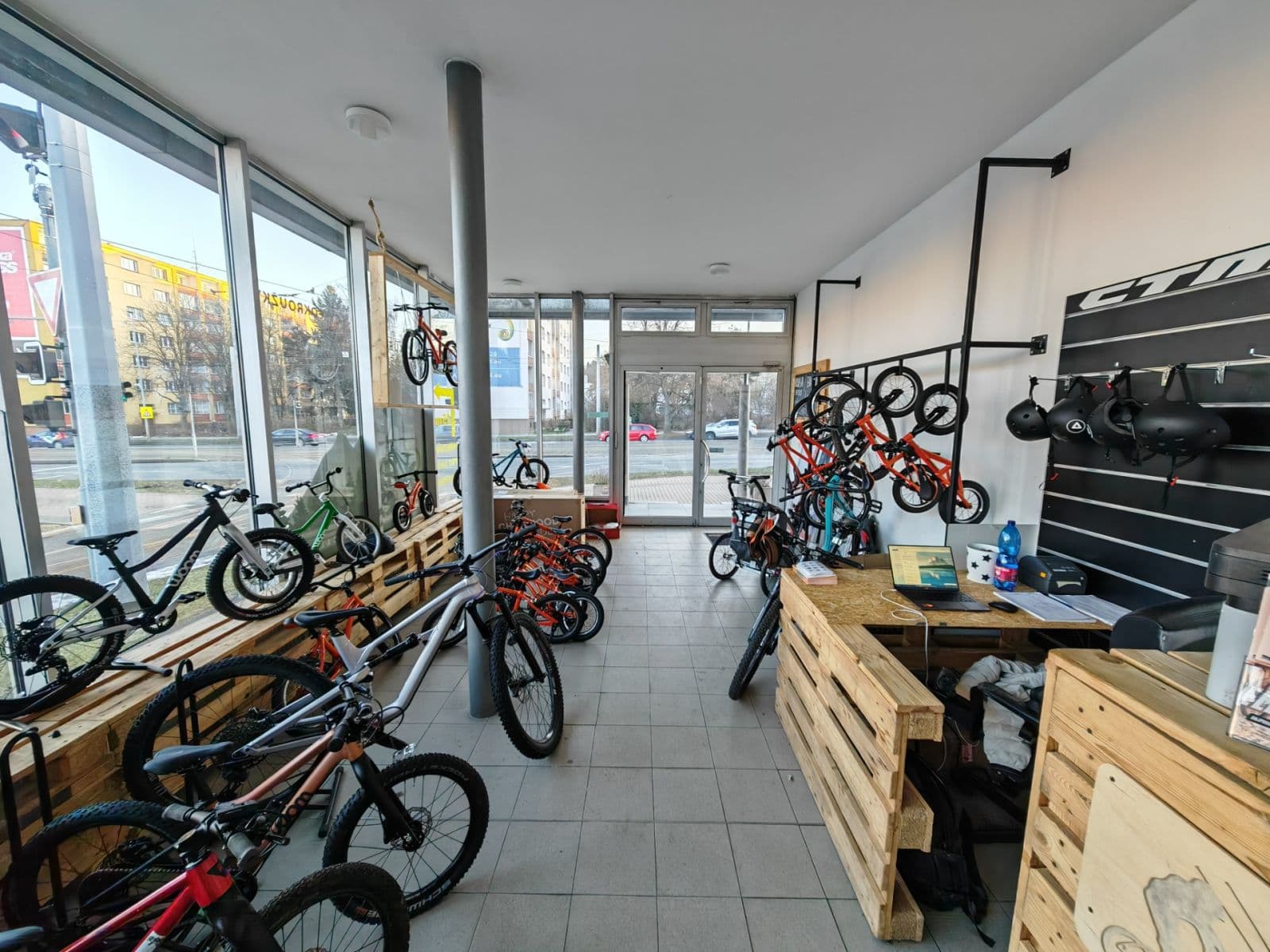 Prenájom nebytového priestoru 45 m², Evropská, Praha, Praha Prenájom nebytového priestoru 45 m², Evropská, Praha, Praha