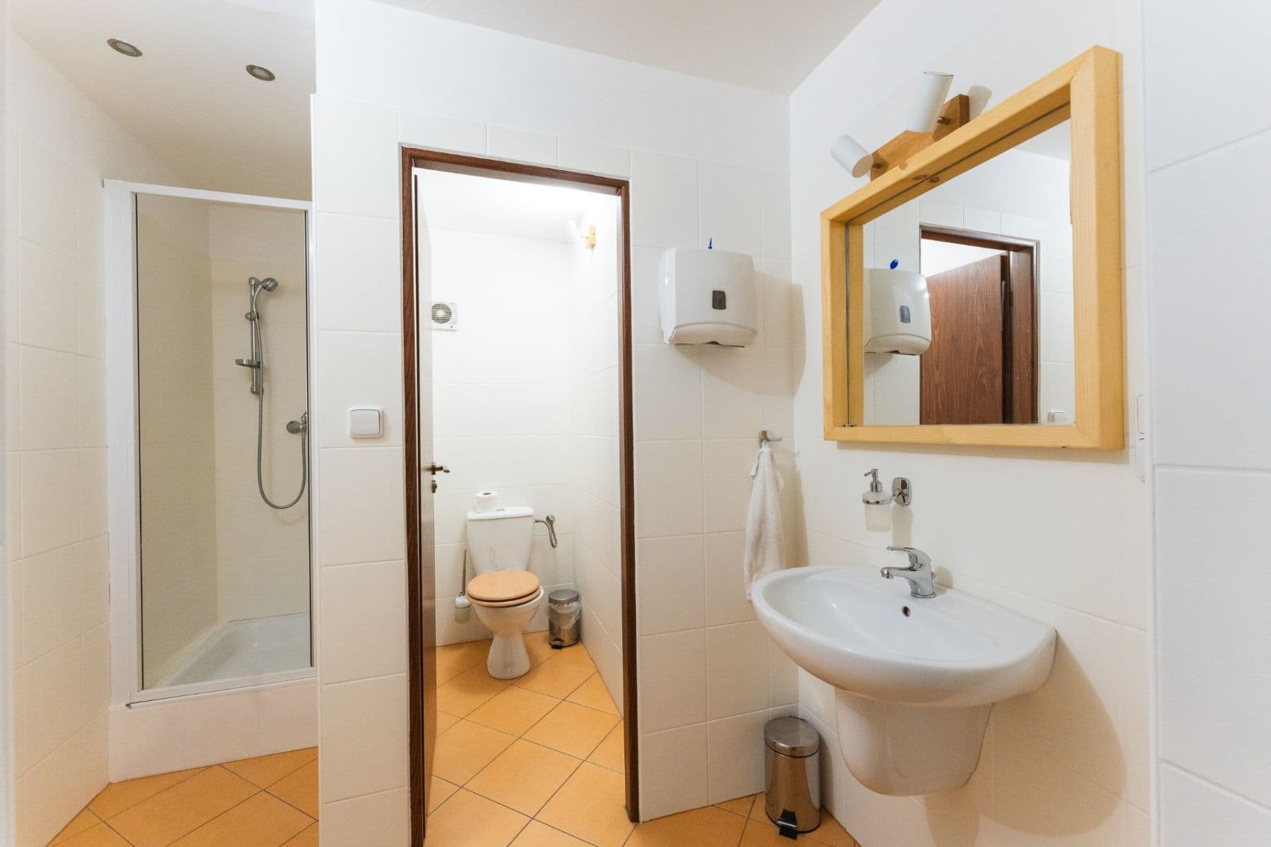 Prenájom kancelárie 58 m², náměstí Svobody, Frýdek-Místek, Moravskoslezský kraj Prenájom kancelárie 58 m², náměstí Svobody, Frýdek-Místek, Moravskoslezský kraj