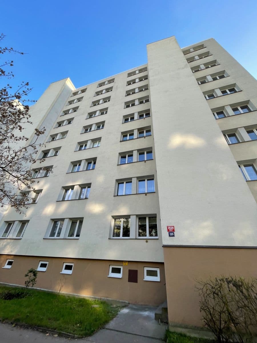 Prenájom bytu 4-izbový 80 m², Hlavní, Praha, Praha Prenájom bytu 4-izbový 80 m², Hlavní, Praha, Praha