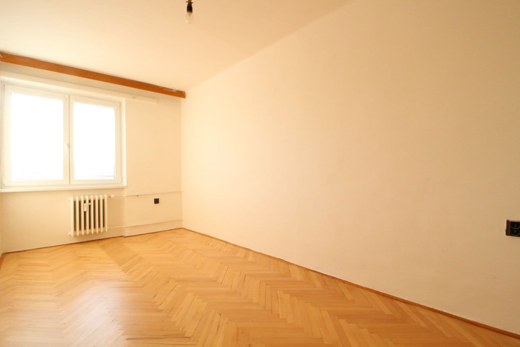 Prenájom bytu 4-izbový 80 m², Hlavní, Praha, Praha Prenájom bytu 4-izbový 80 m², Hlavní, Praha, Praha