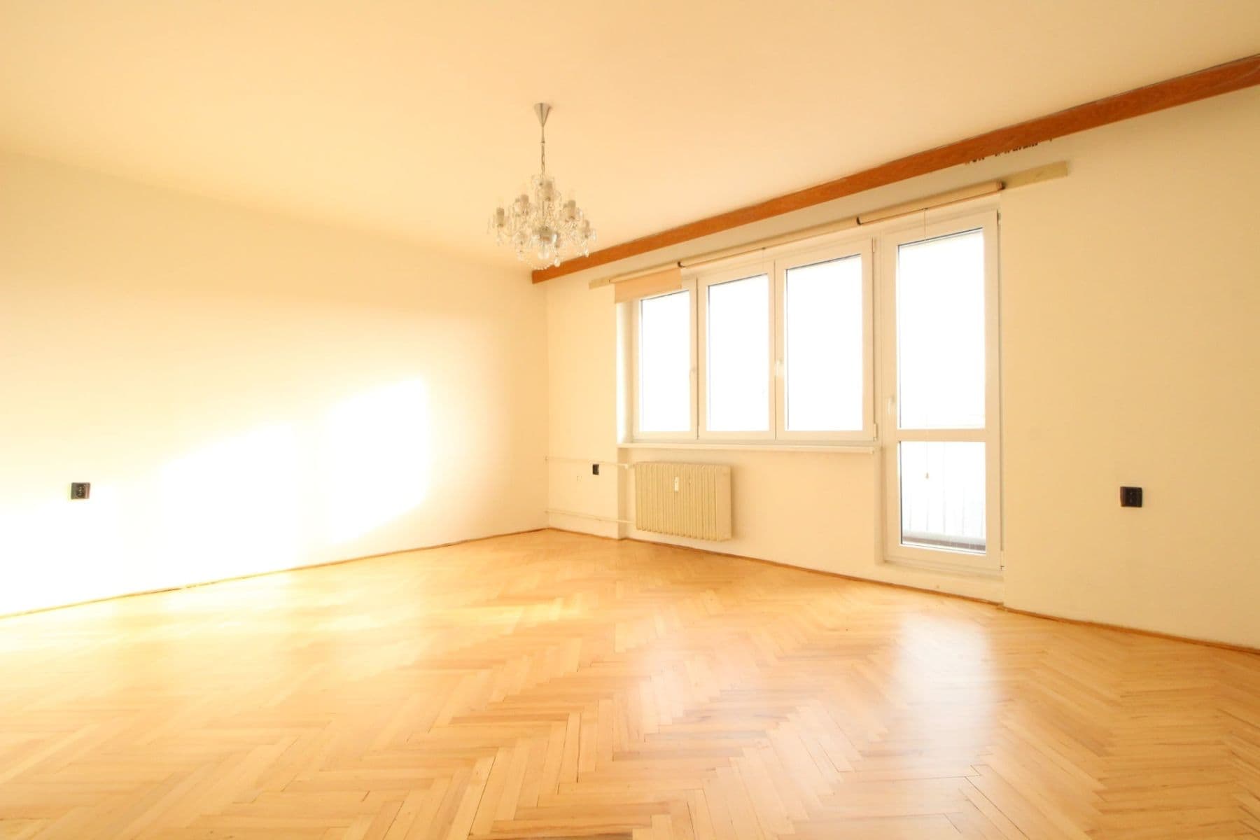 Prenájom bytu 4-izbový 80 m², Hlavní, Praha, Praha Prenájom bytu 4-izbový 80 m², Hlavní, Praha, Praha