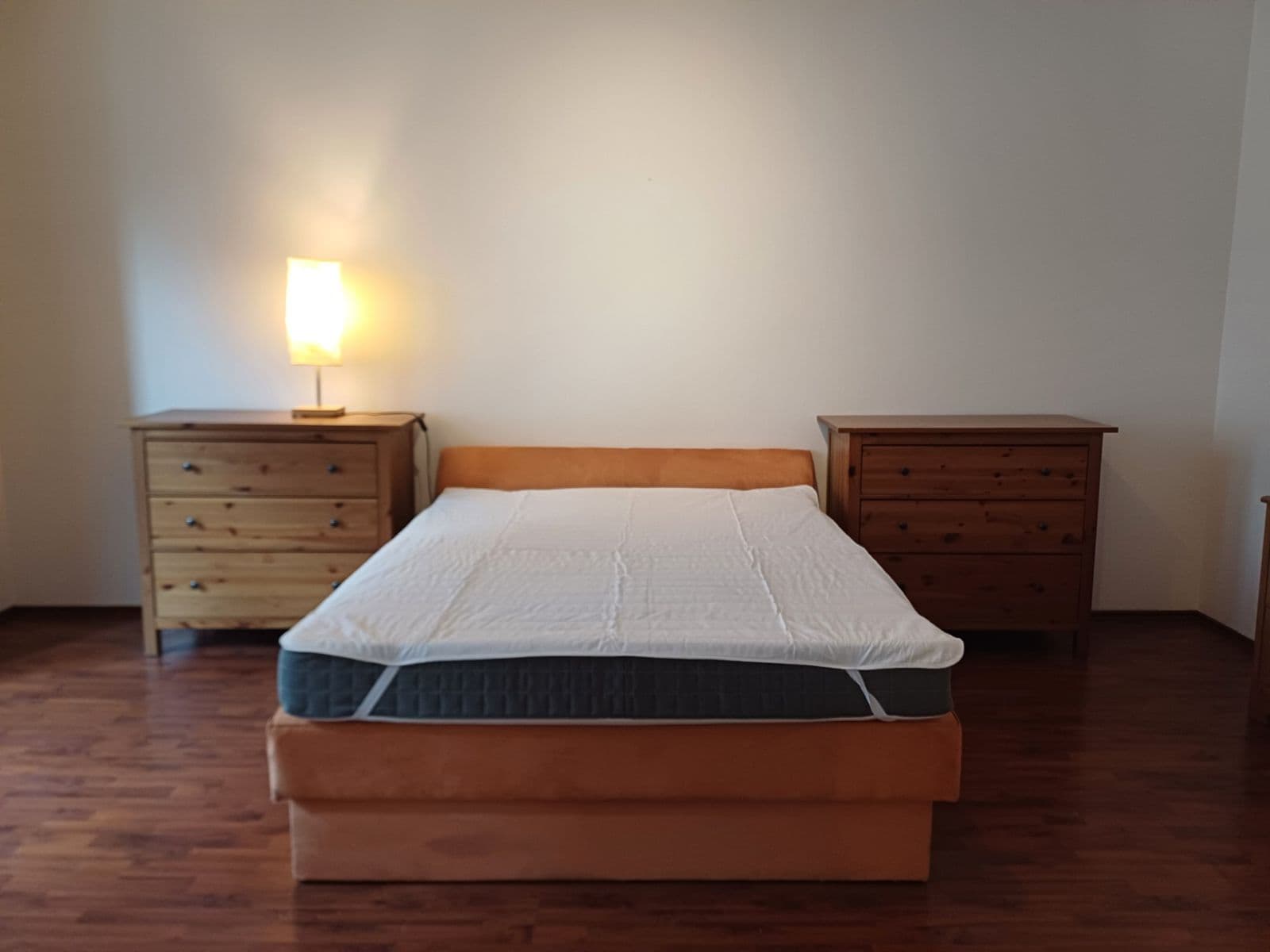 Prenájom bytu 3-izbový 80 m², Národní obrany, Praha, Praha Prenájom bytu 3-izbový 80 m², Národní obrany, Praha, Praha