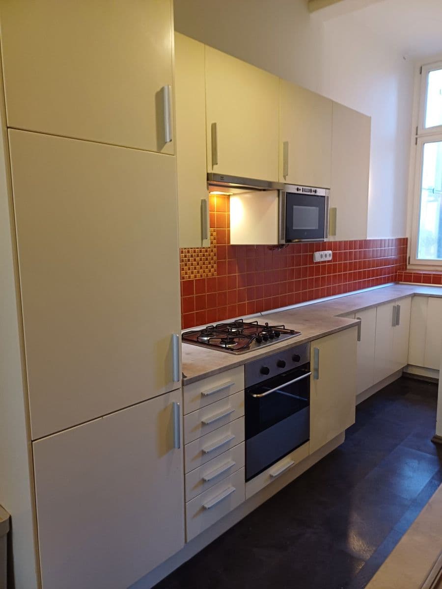 Prenájom bytu 3-izbový 80 m², Národní obrany, Praha, Praha Prenájom bytu 3-izbový 80 m², Národní obrany, Praha, Praha