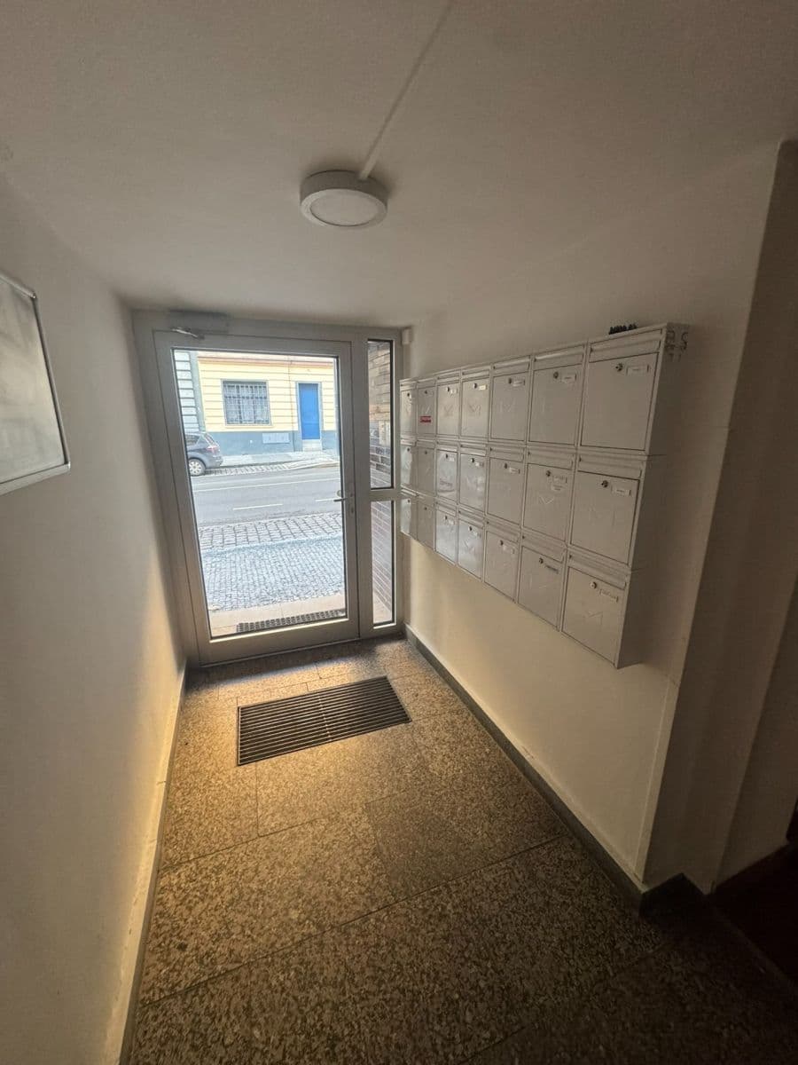 Prenájom bytu 1-izbový 35 m², Hartigova, Praha, Praha Prenájom bytu 1-izbový 35 m², Hartigova, Praha, Praha