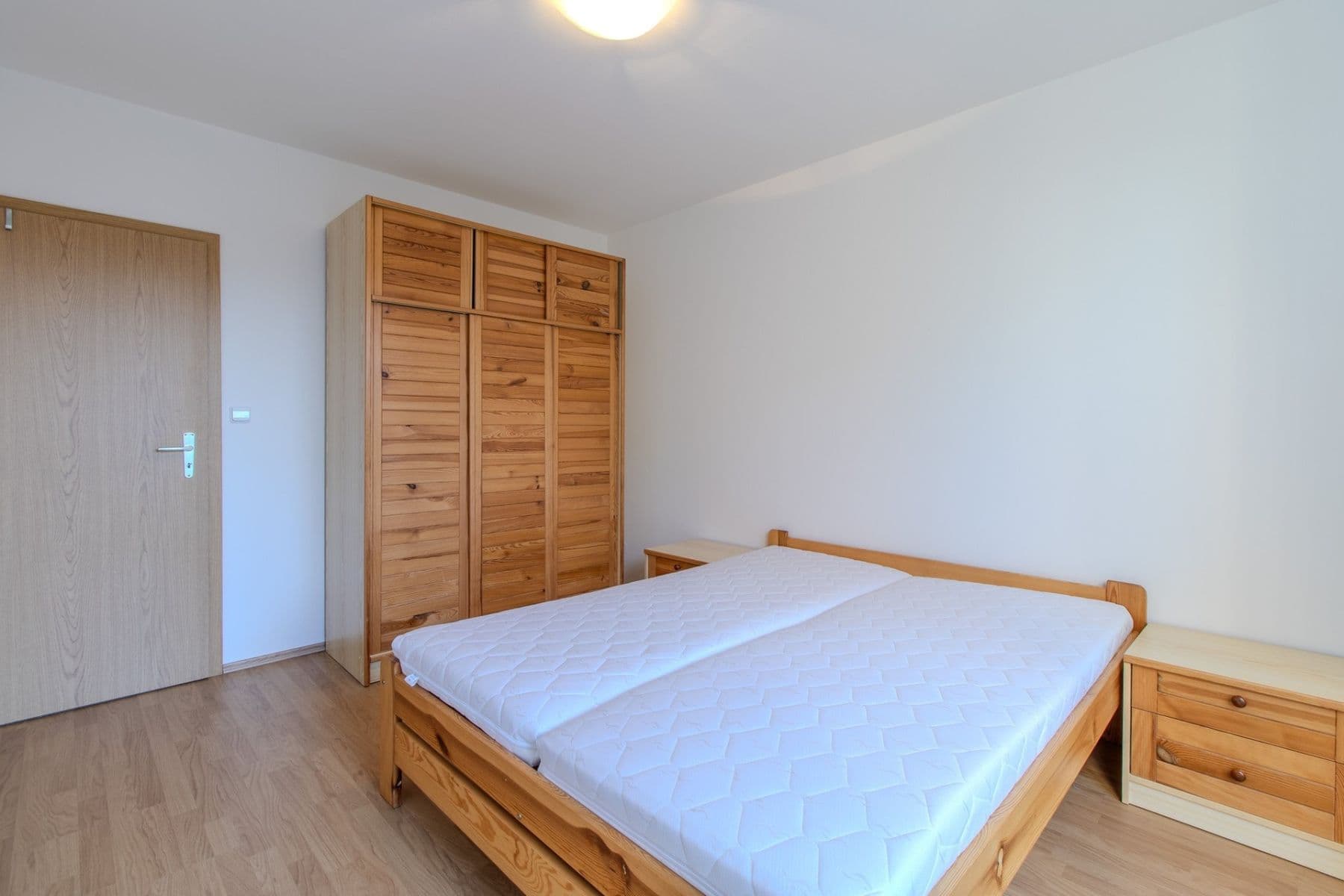 Prenájom bytu 2-izbový 50 m², Nad Obcí, Nová Ves, Středočeský kraj Prenájom bytu 2-izbový 50 m², Nad Obcí, Nová Ves, Středočeský kraj