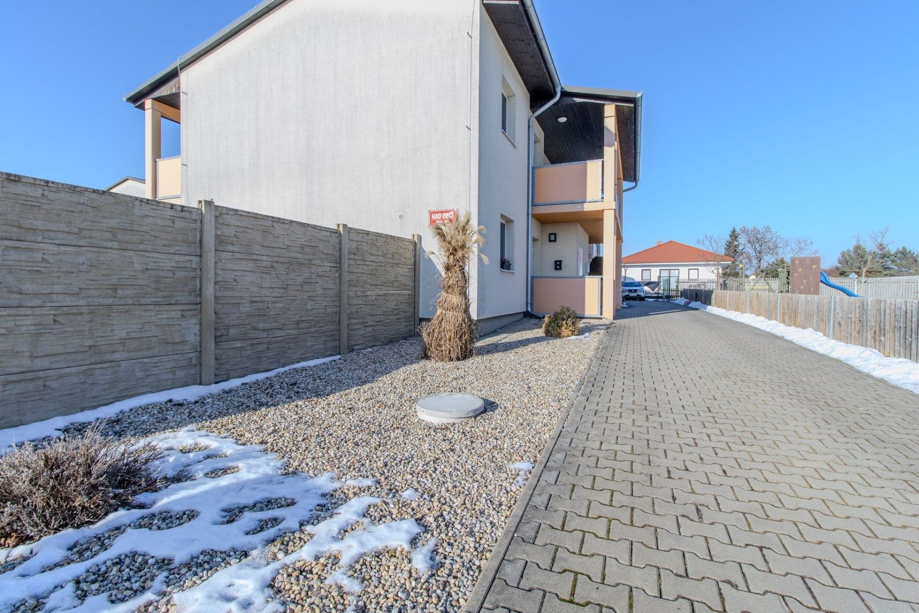 Prenájom bytu 2-izbový 50 m², Nad Obcí, Nová Ves, Středočeský kraj Prenájom bytu 2-izbový 50 m², Nad Obcí, Nová Ves, Středočeský kraj