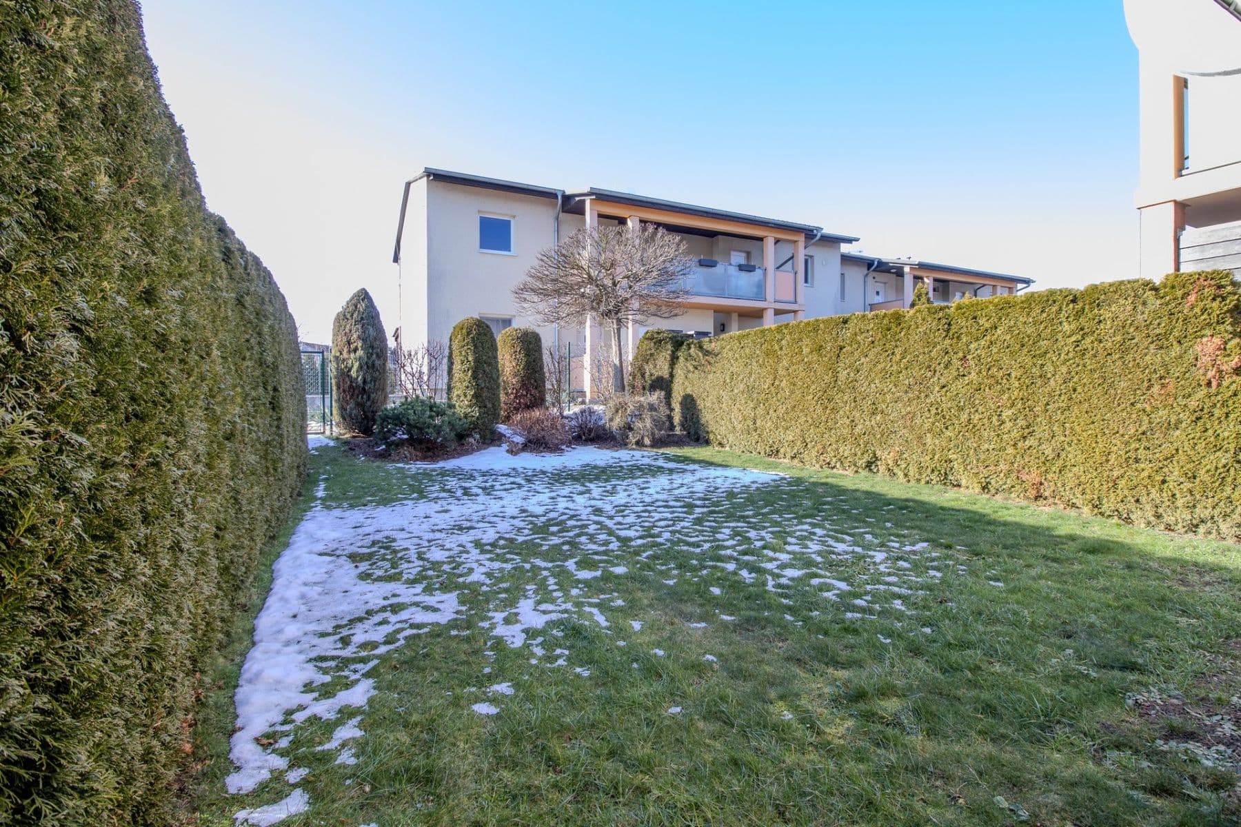 Prenájom bytu 2-izbový 50 m², Nad Obcí, Nová Ves, Středočeský kraj Prenájom bytu 2-izbový 50 m², Nad Obcí, Nová Ves, Středočeský kraj