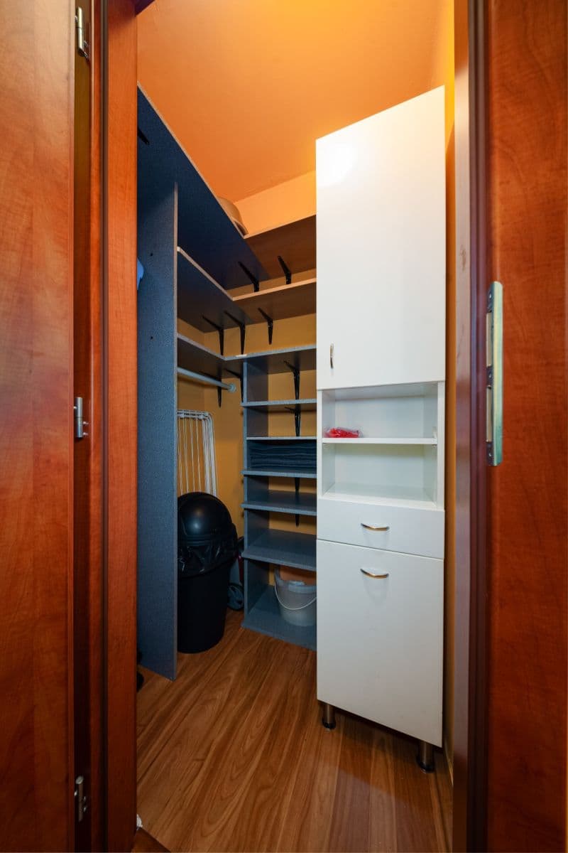 Predaj bytu 3-izbový 76 m², Na Vrších, Praha, Praha Predaj bytu 3-izbový 76 m², Na Vrších, Praha, Praha