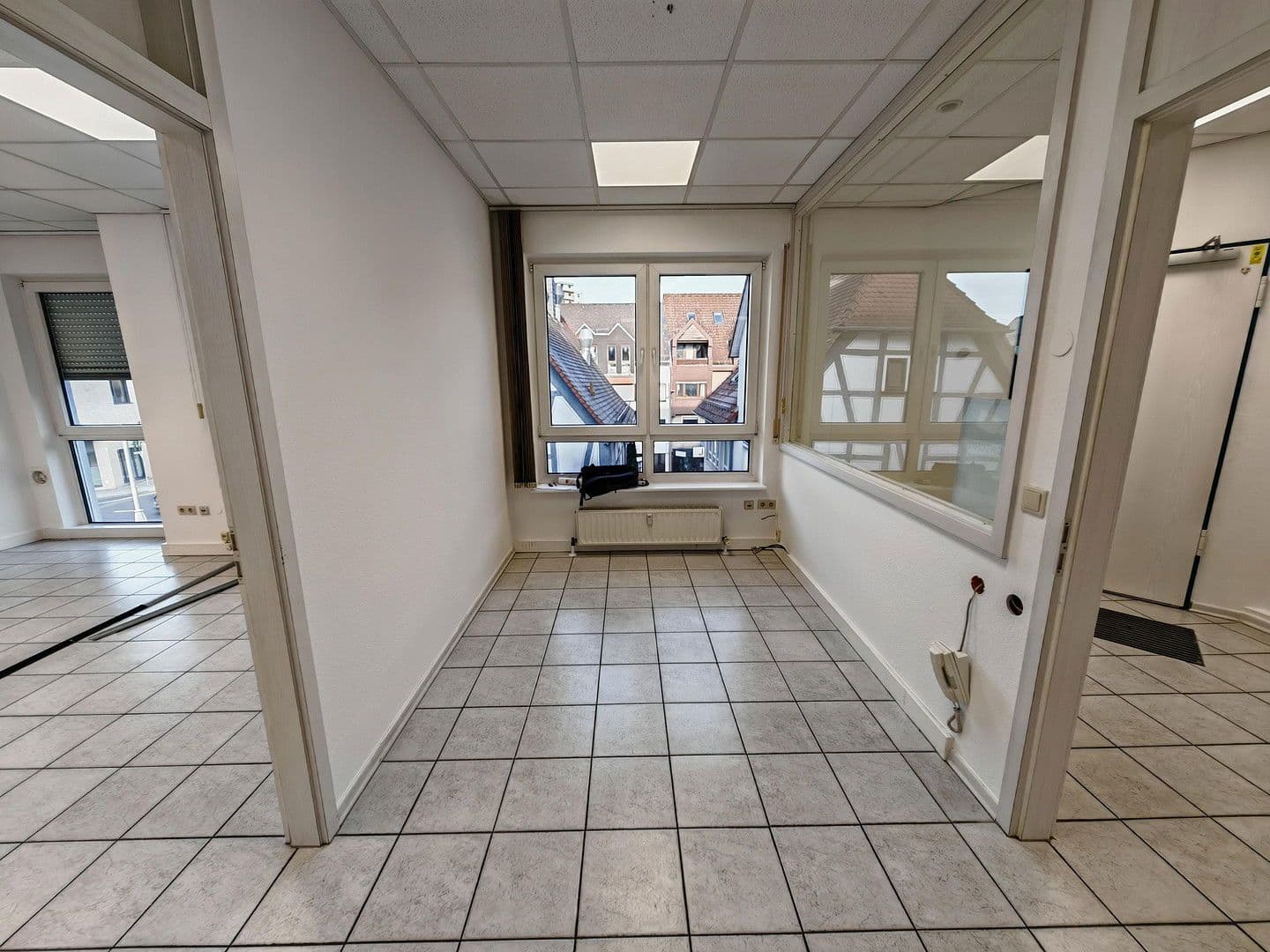 Prenájom kancelárie 71 m², Hauptstr. 47a, Bruchköbel, Hesensko Prenájom kancelárie 71 m², Hauptstr. 47a, Bruchköbel, Hesensko