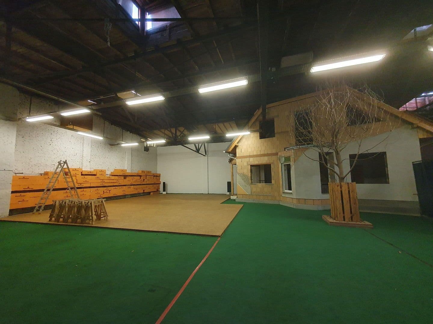 Prenájom nebytového priestoru 127 m², Behaimstraße 38, Berlin, Berlín Prenájom nebytového priestoru 127 m², Behaimstraße 38, Berlin, Berlín