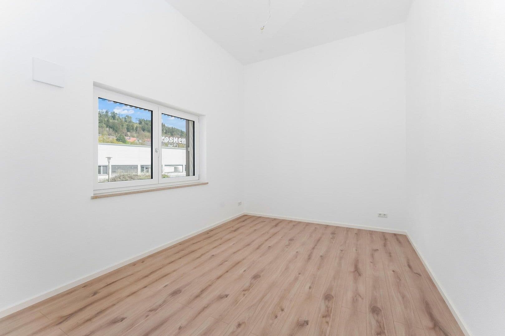 Prenájom domu 1.200 m², pozemek 2.000 m², Greding, Bavorsko Prenájom domu 1.200 m², pozemek 2.000 m², Greding, Bavorsko