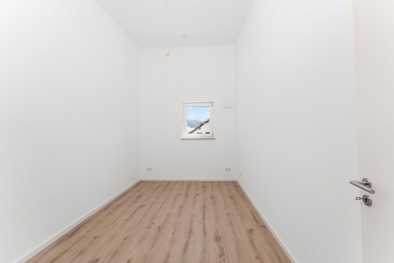 Prenájom domu 1.200 m², pozemek 2.000 m², Greding, Bavorsko Prenájom domu 1.200 m², pozemek 2.000 m², Greding, Bavorsko