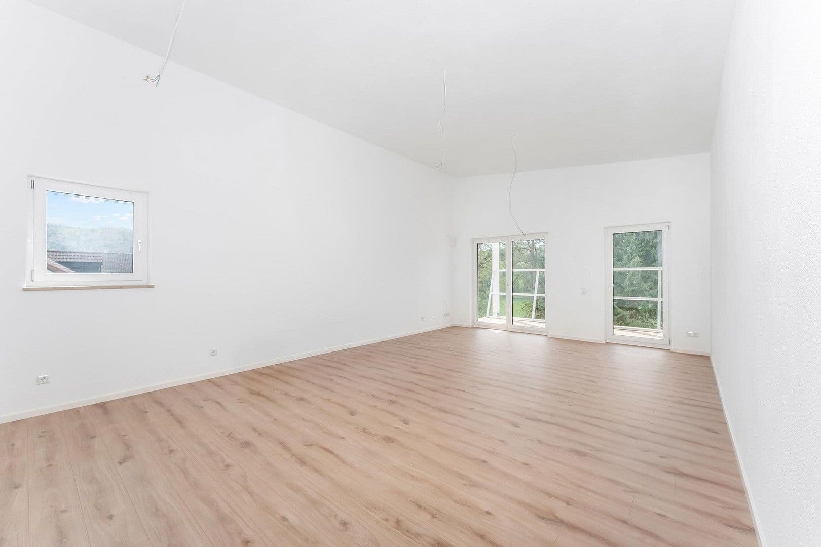 Prenájom domu 1.200 m², pozemek 2.000 m², Greding, Bavorsko Prenájom domu 1.200 m², pozemek 2.000 m², Greding, Bavorsko