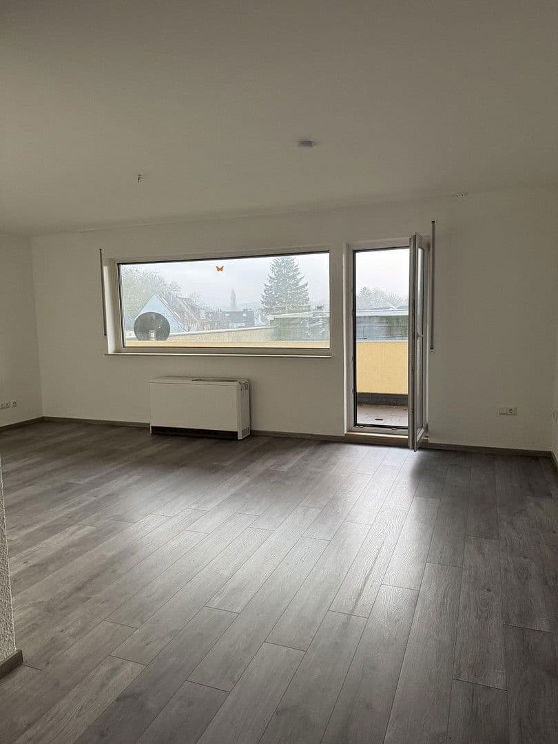 Prenájom bytu 3-izbový 88 m², Gladbeck, Severné Porýnie - Westfálsko Prenájom bytu 3-izbový 88 m², Gladbeck, Severné Porýnie - Westfálsko