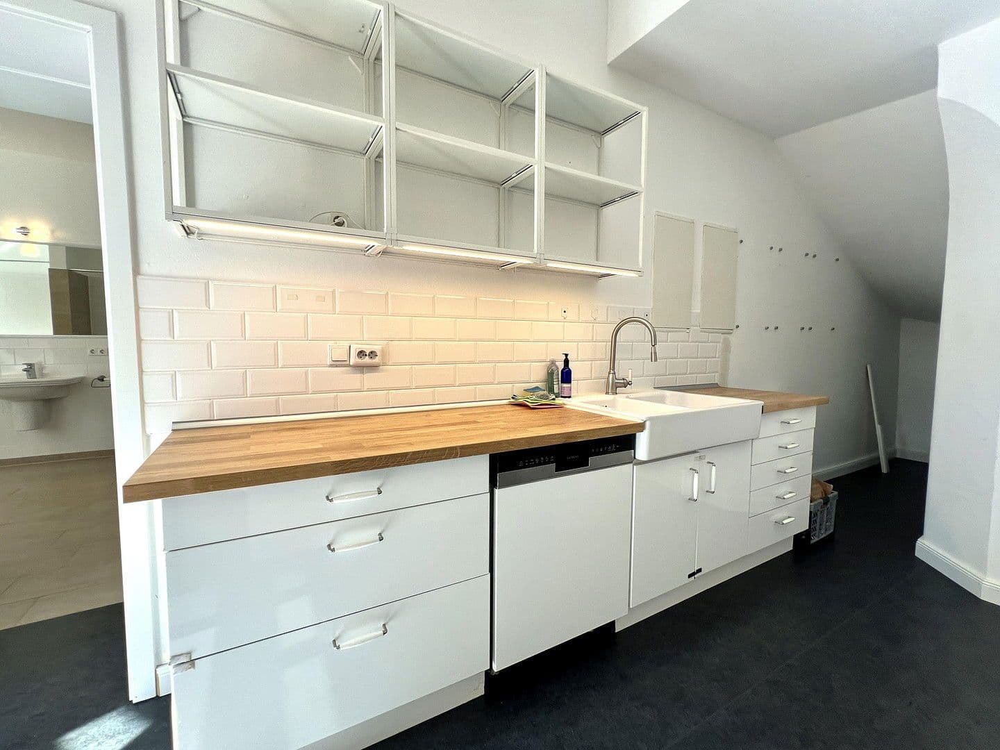 Predaj bytu 6-izbový 219 m², Berlin, Berlín Predaj bytu 6-izbový 219 m², Berlin, Berlín