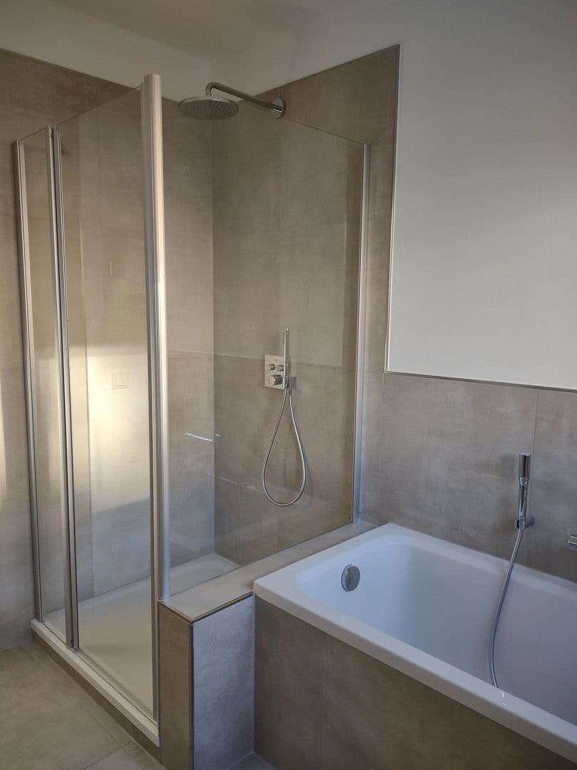 Predaj bytu 3-izbový 115 m², Halle, Sasko-Anhaltsko Predaj bytu 3-izbový 115 m², Halle, Sasko-Anhaltsko