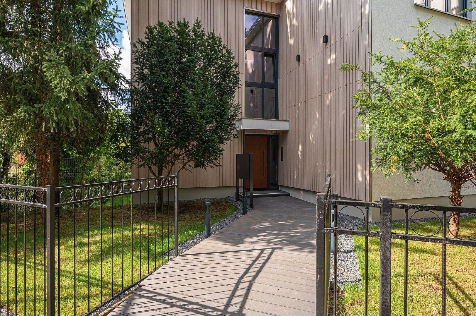 Predaj bytu 2-izbový 62 m², Leydenallee 37, Berlin, Berlín Predaj bytu 2-izbový 62 m², Leydenallee 37, Berlin, Berlín