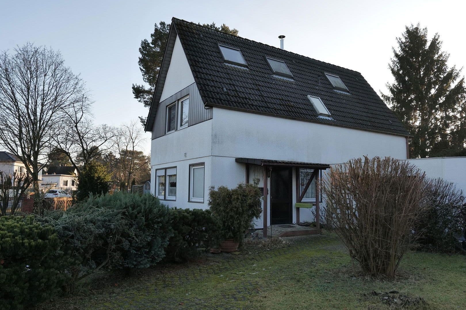 Predaj domu 120 m², pozemek 341 m², Krokusstraße 14, Berlin-Rudow, Berlín Predaj domu 120 m², pozemek 341 m², Krokusstraße 14, Berlin-Rudow, Berlín