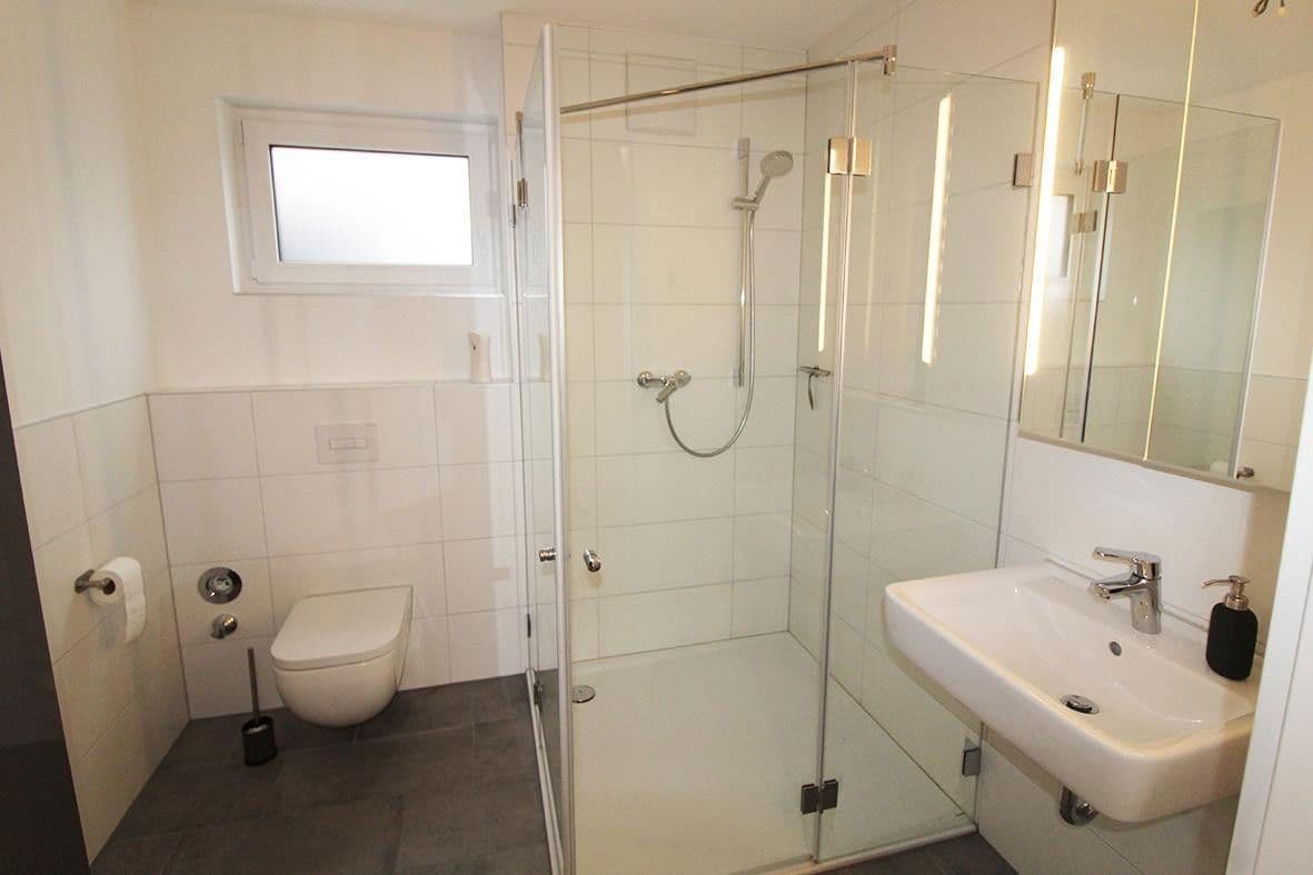 Prenájom bytu 2-izbový 70 m², Dorfstraße 48, Overath, Severné Porýnie - Westfálsko Prenájom bytu 2-izbový 70 m², Dorfstraße 48, Overath, Severné Porýnie - Westfálsko