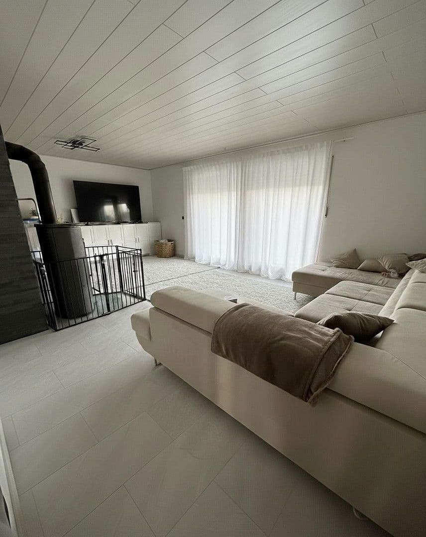 Predaj domu 170 m², pozemek 806 m², Wehingen, Bádensko-Wurttembersko Predaj domu 170 m², pozemek 806 m², Wehingen, Bádensko-Wurttembersko