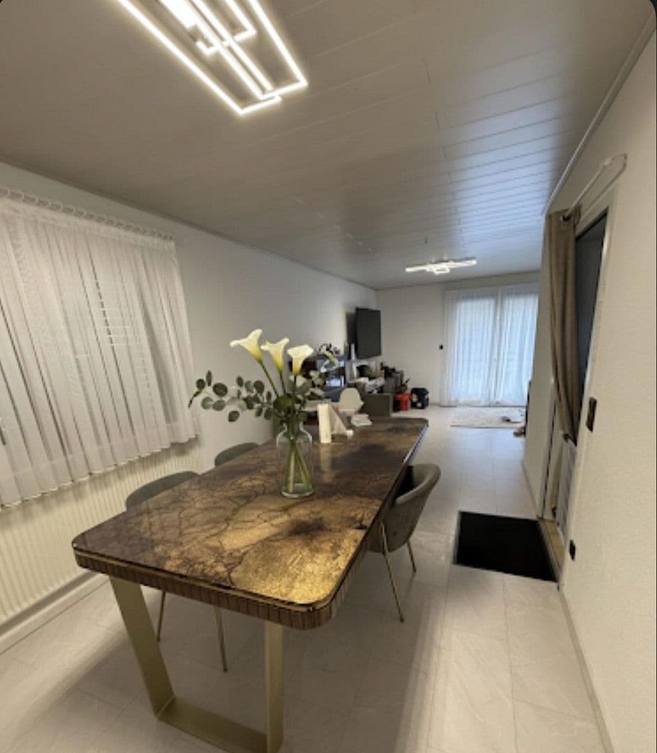 Predaj domu 170 m², pozemek 806 m², Wehingen, Bádensko-Wurttembersko Predaj domu 170 m², pozemek 806 m², Wehingen, Bádensko-Wurttembersko