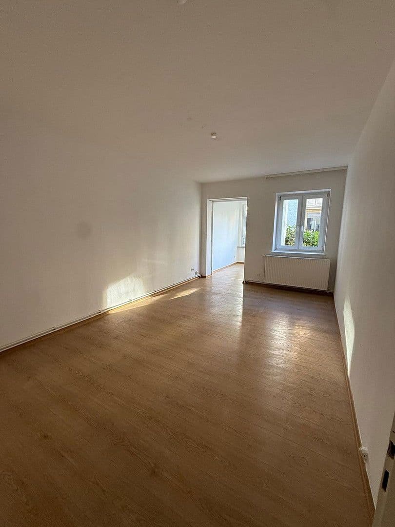 Prenájom bytu 3-izbový 78 m², Zwinglistr.6, Hannover, Dolné Sasko Prenájom bytu 3-izbový 78 m², Zwinglistr.6, Hannover, Dolné Sasko