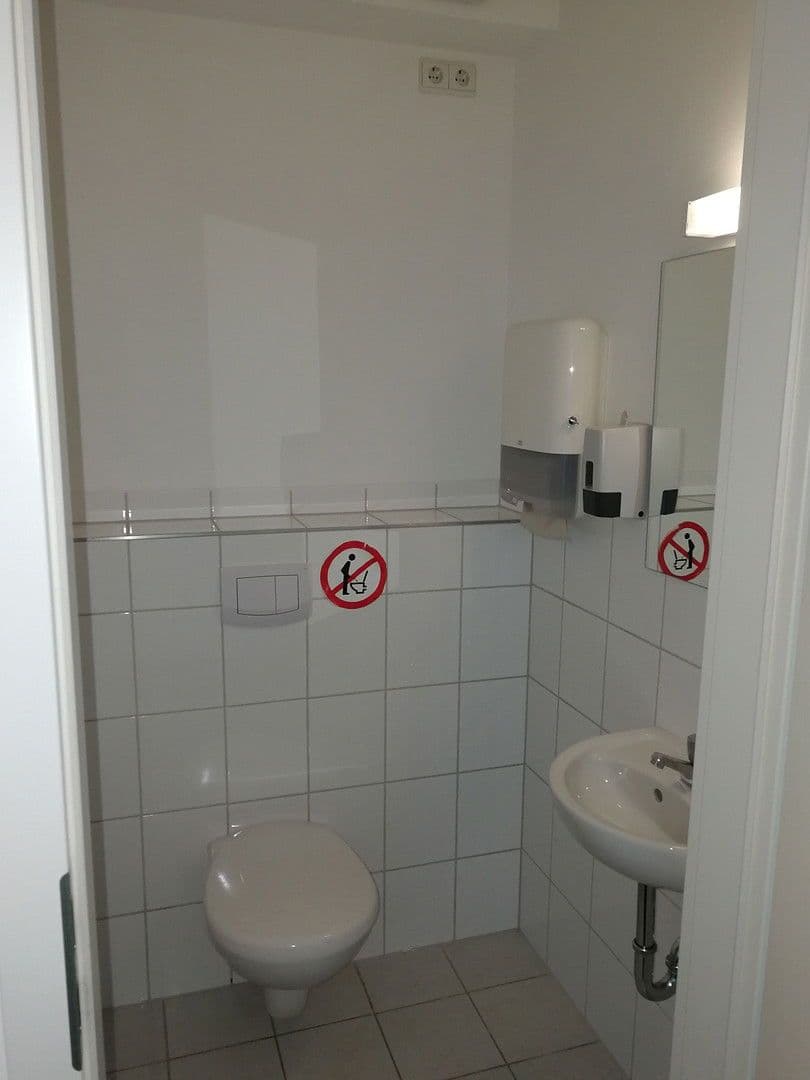 Prenájom kancelárie 170 m², Landau, Porýnie-Falcko Prenájom kancelárie 170 m², Landau, Porýnie-Falcko