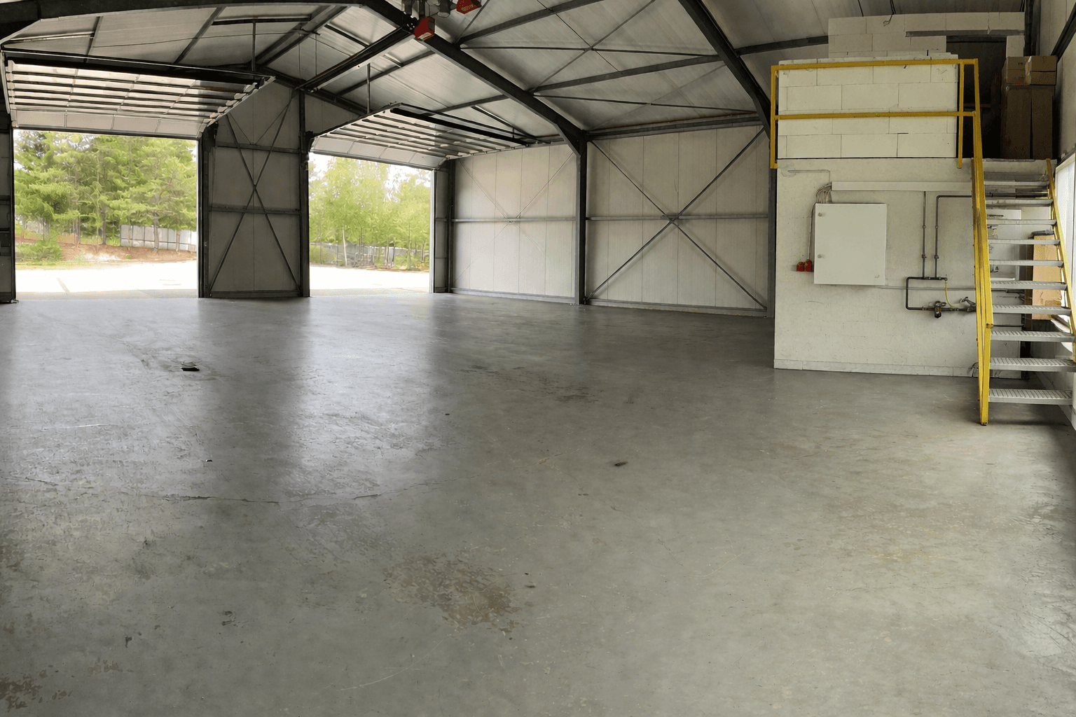 Prenájom nebytového priestoru 1.300 m², Dahn, Porýnie-Falcko Prenájom nebytového priestoru 1.300 m², Dahn, Porýnie-Falcko