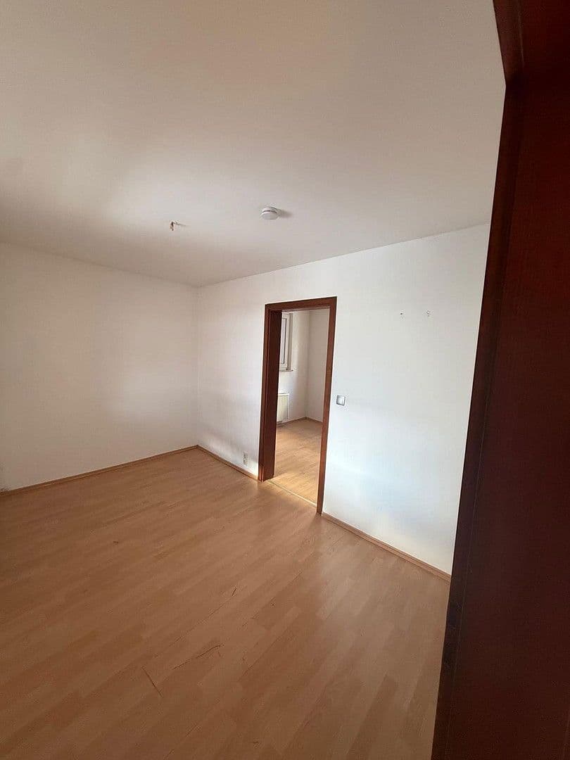 Prenájom bytu 4-izbový 100 m², Frankweiler, Porýnie-Falcko Prenájom bytu 4-izbový 100 m², Frankweiler, Porýnie-Falcko