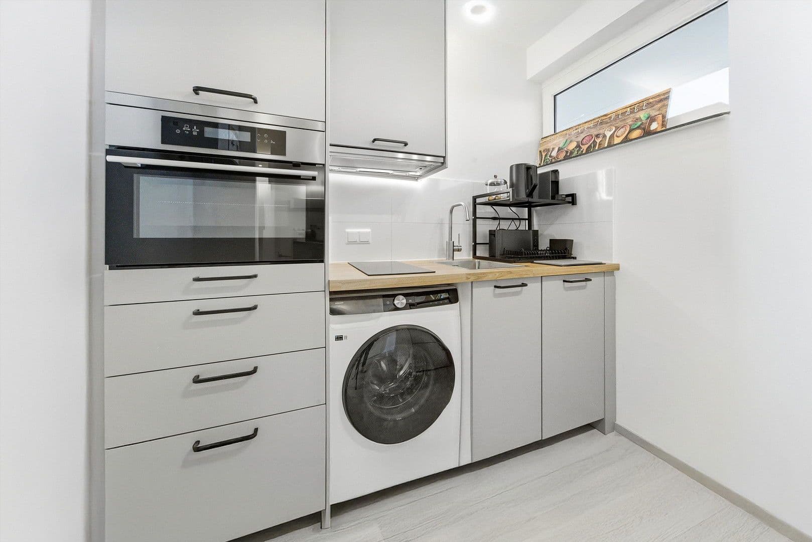 Prenájom bytu 1-izbový 37 m², Klapheckstraße 2, Düsseldorf - Stockum, Severné Porýnie - Westfálsko Prenájom bytu 1-izbový 37 m², Klapheckstraße 2, Düsseldorf - Stockum, Severné Porýnie - Westfálsko