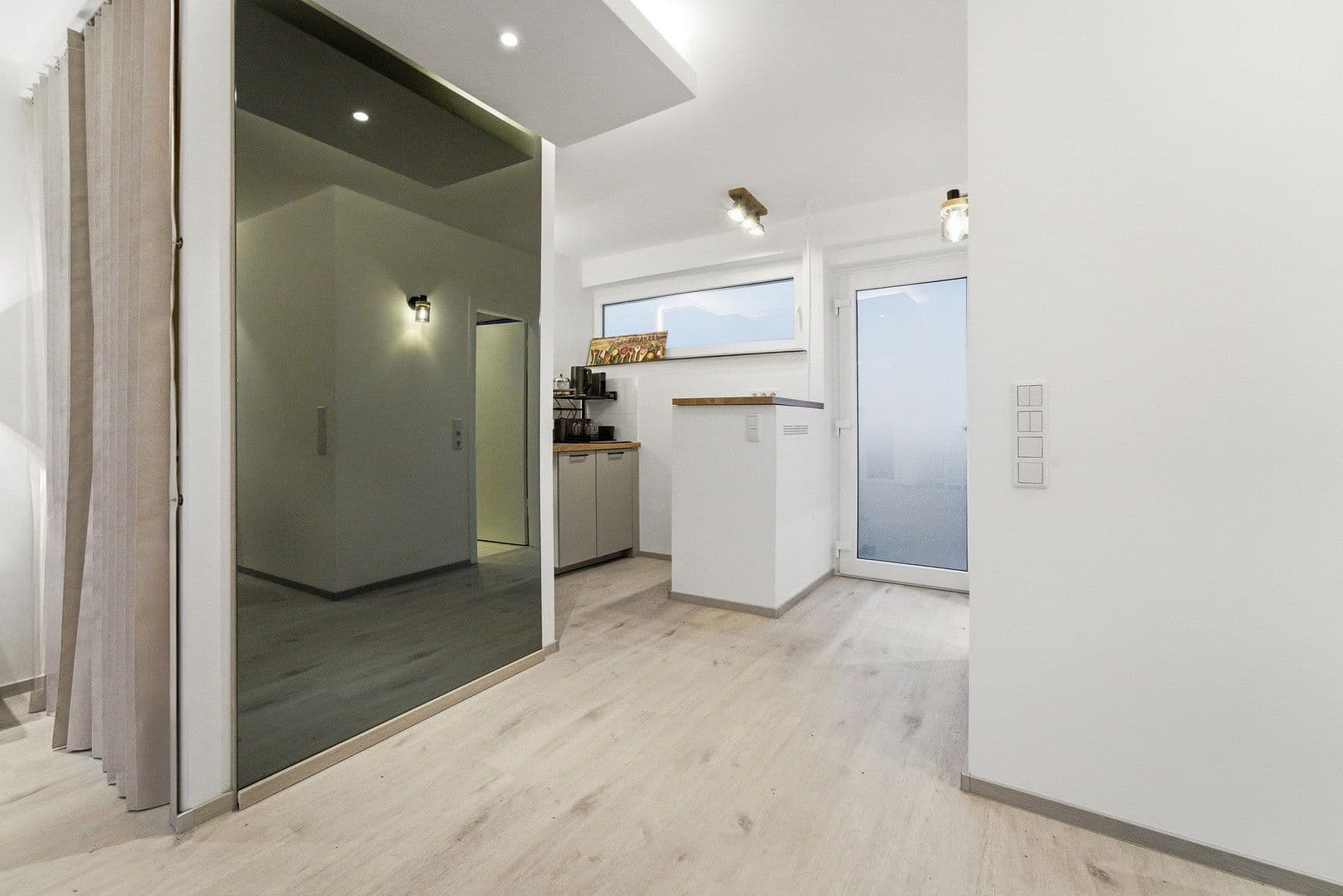 Prenájom bytu 1-izbový 37 m², Klapheckstraße 2, Düsseldorf - Stockum, Severné Porýnie - Westfálsko Prenájom bytu 1-izbový 37 m², Klapheckstraße 2, Düsseldorf - Stockum, Severné Porýnie - Westfálsko