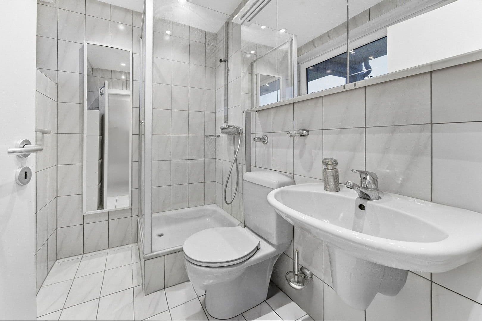 Prenájom bytu 1-izbový 37 m², Klapheckstraße 2, Düsseldorf - Stockum, Severné Porýnie - Westfálsko Prenájom bytu 1-izbový 37 m², Klapheckstraße 2, Düsseldorf - Stockum, Severné Porýnie - Westfálsko