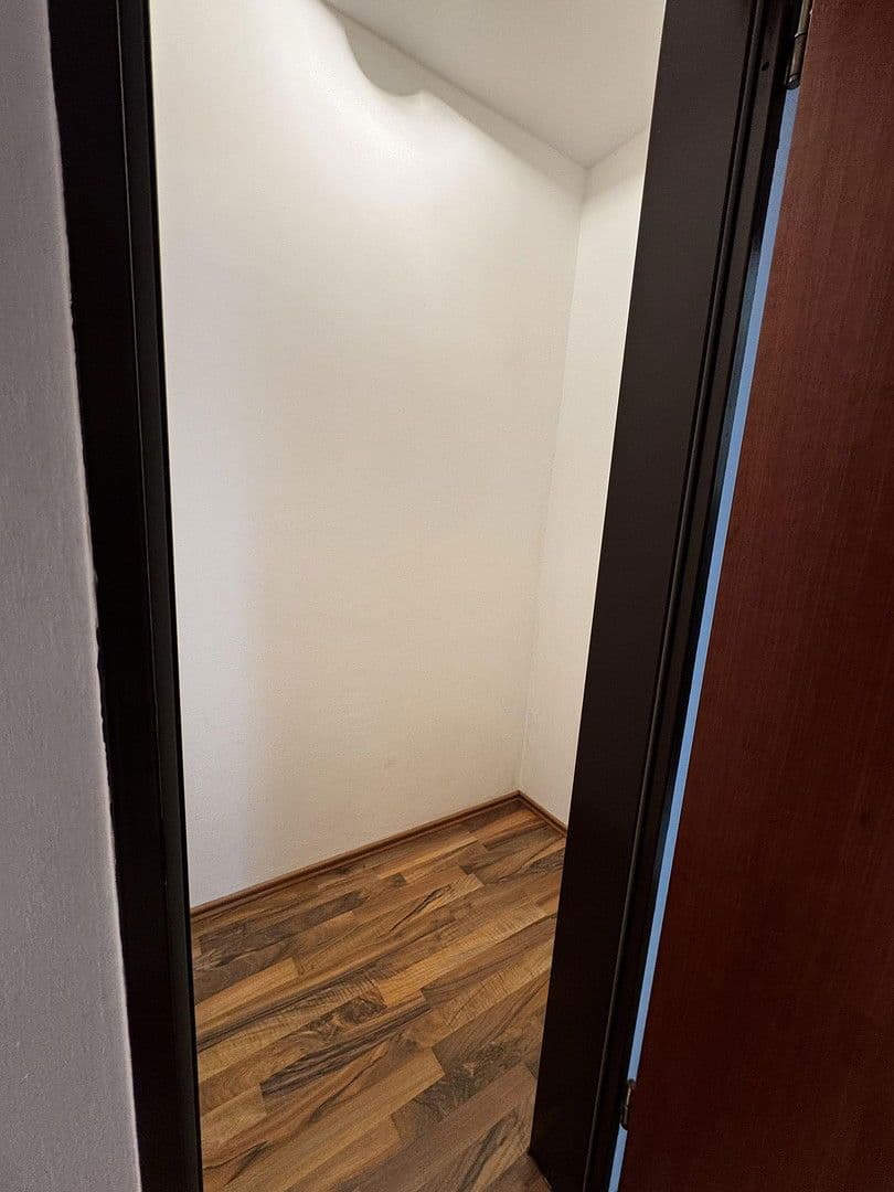 Prenájom bytu 3-izbový 85 m², Virchowstr. 2, Stadtbergen, Bavorsko Prenájom bytu 3-izbový 85 m², Virchowstr. 2, Stadtbergen, Bavorsko