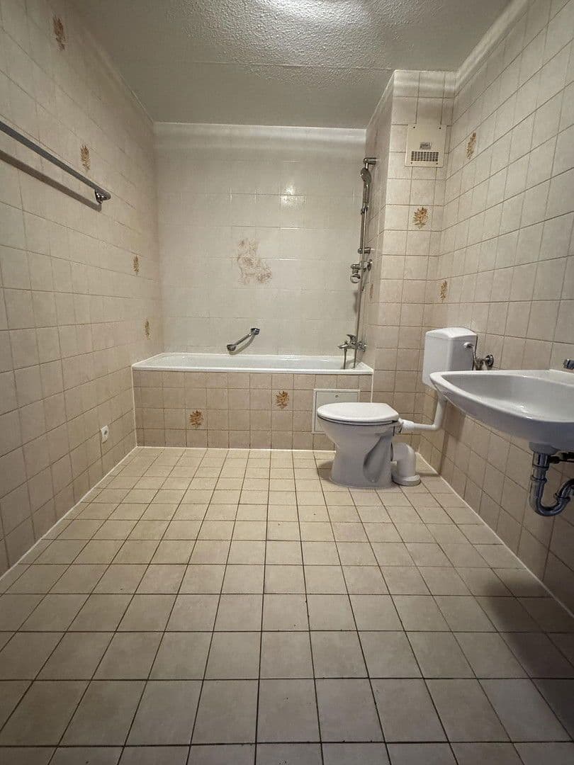 Prenájom bytu 3-izbový 85 m², Virchowstr. 2, Stadtbergen, Bavorsko Prenájom bytu 3-izbový 85 m², Virchowstr. 2, Stadtbergen, Bavorsko